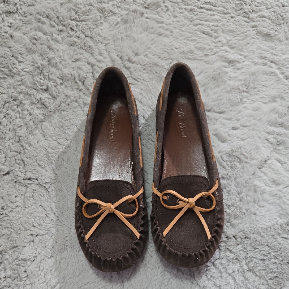 Lucky Brand chocolate Brown Suede Moccasins with leather Bow design size 9